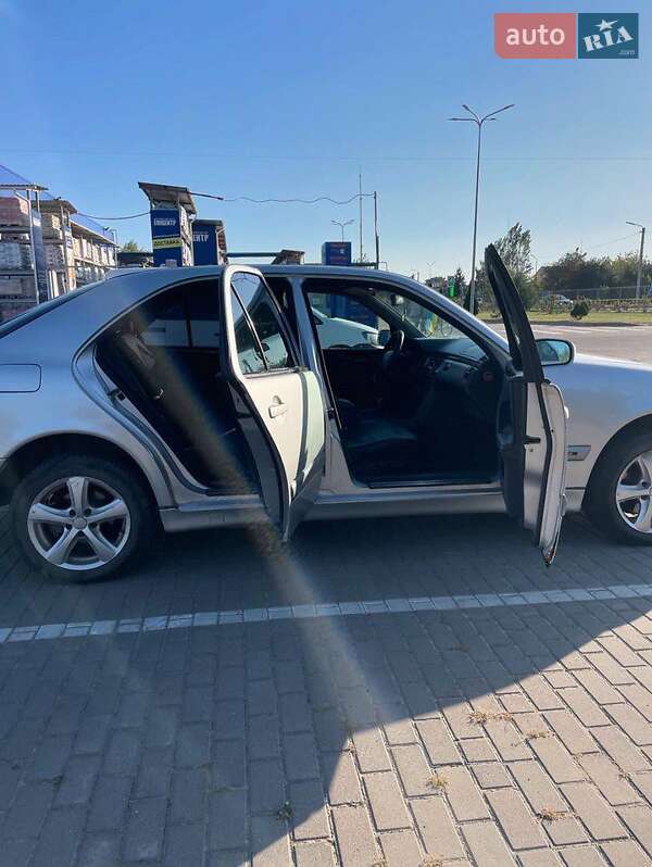 Седан Mercedes-Benz E-Class 2000 в Дубно