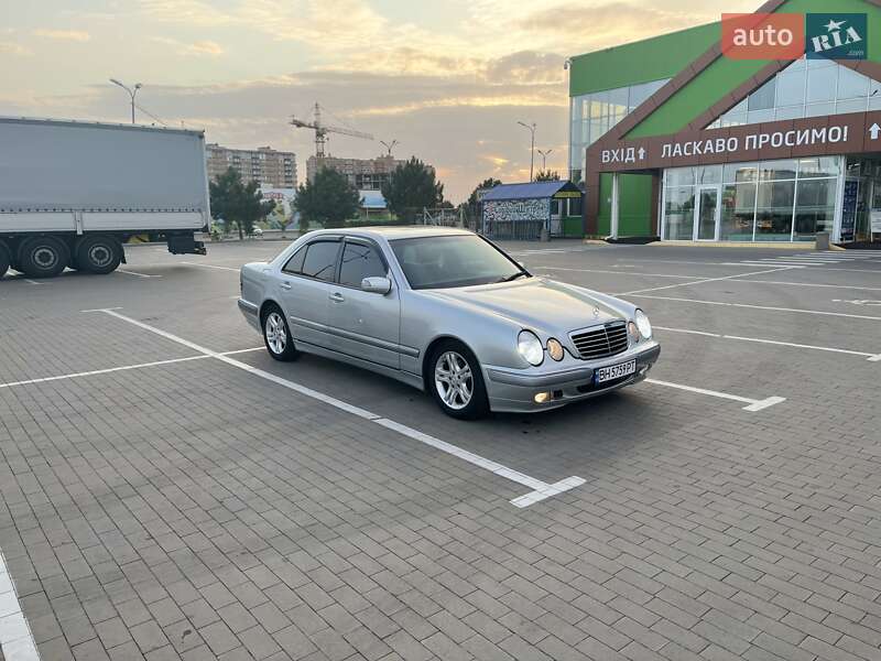 Mercedes-Benz E-Class 2001