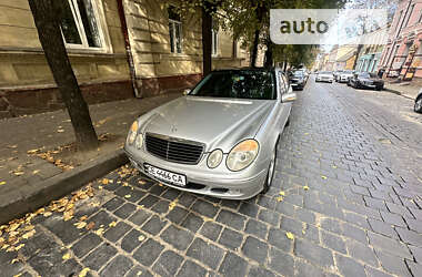 Седан Mercedes-Benz E-Class 2002 в Чернівцях