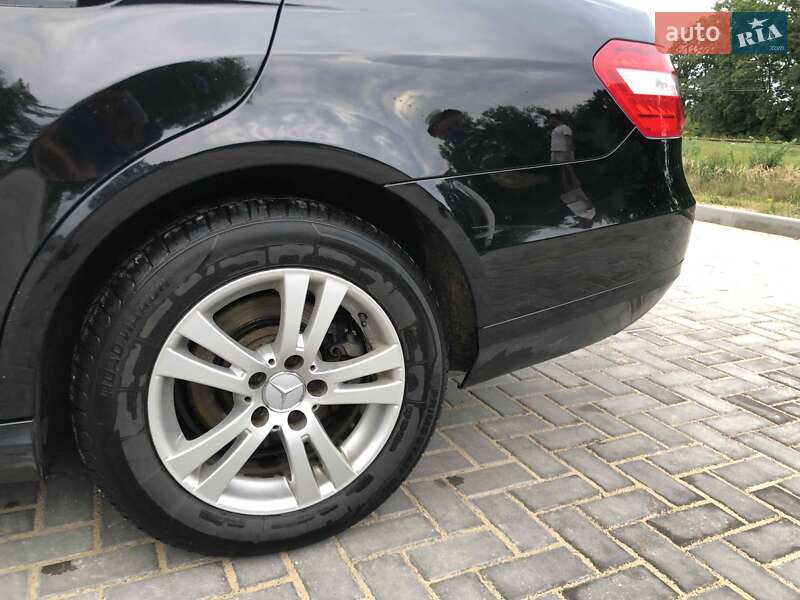 Седан Mercedes-Benz E-Class 2012 в Старій Вижівці