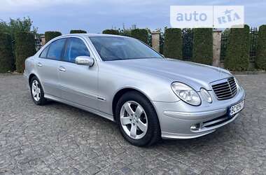 Седан Mercedes-Benz E-Class 2004 в Львове