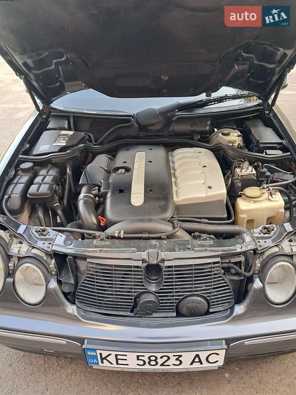 Седан Mercedes-Benz E-Class 2000 в Кривом Роге