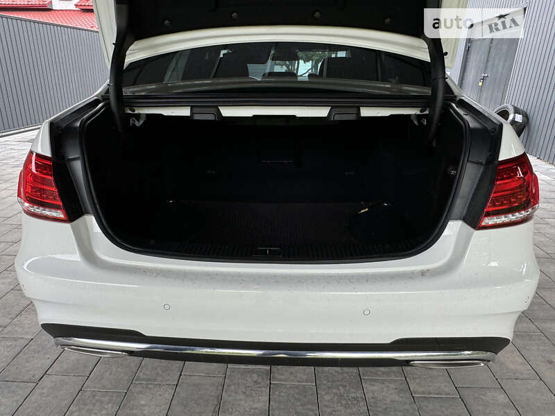 Седан Mercedes-Benz E-Class 2015 в Сокале