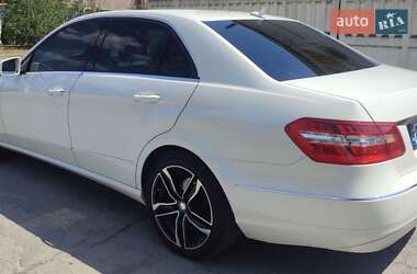 Седан Mercedes-Benz E-Class 2009 в Никополе