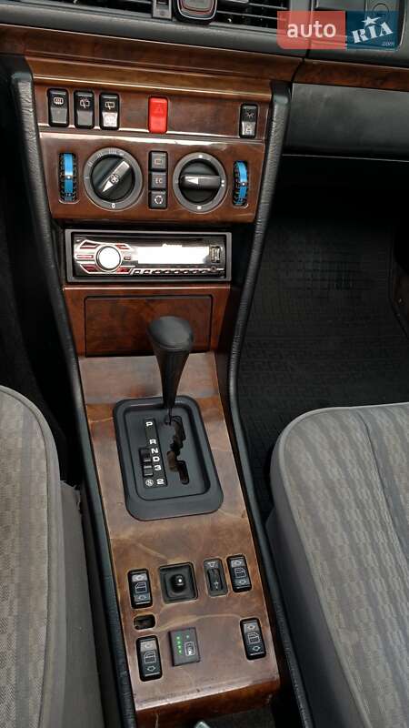 Универсал Mercedes-Benz E-Class 1989 в Одессе