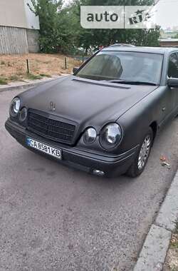 Седан Mercedes-Benz E-Class 1998 в Черкассах