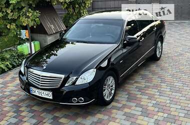 Седан Mercedes-Benz E-Class 2011 в Рівному