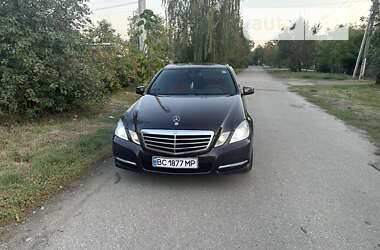 Седан Mercedes-Benz E-Class 2010 в Звенигородці