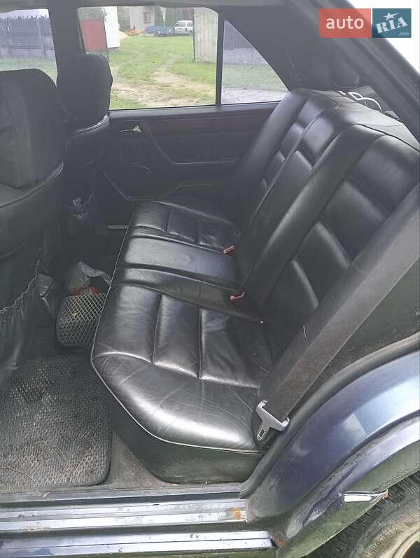 Седан Mercedes-Benz E-Class 1995 в Рава-Русской