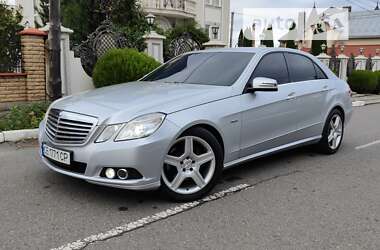 Седан Mercedes-Benz E-Class 2010 в Чернівцях