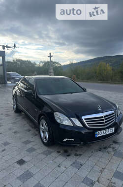 Седан Mercedes-Benz E-Class 2009 в Тячеве