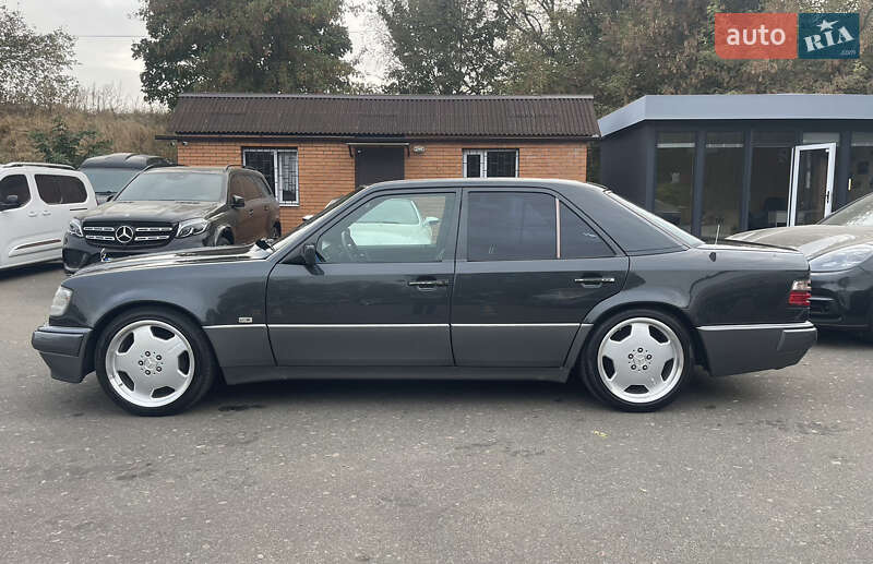 Седан Mercedes-Benz E-Class 1994 в Киеве