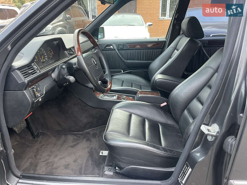 Седан Mercedes-Benz E-Class 1994 в Киеве