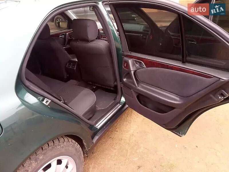 Седан Mercedes-Benz E-Class 1999 в Одессе