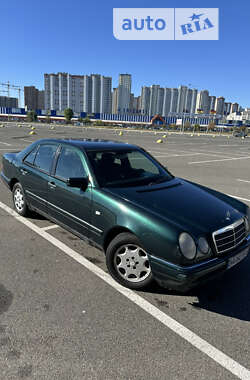 Седан Mercedes-Benz E-Class 1997 в Києві