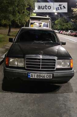 Седан Mercedes-Benz E-Class 1992 в Києві