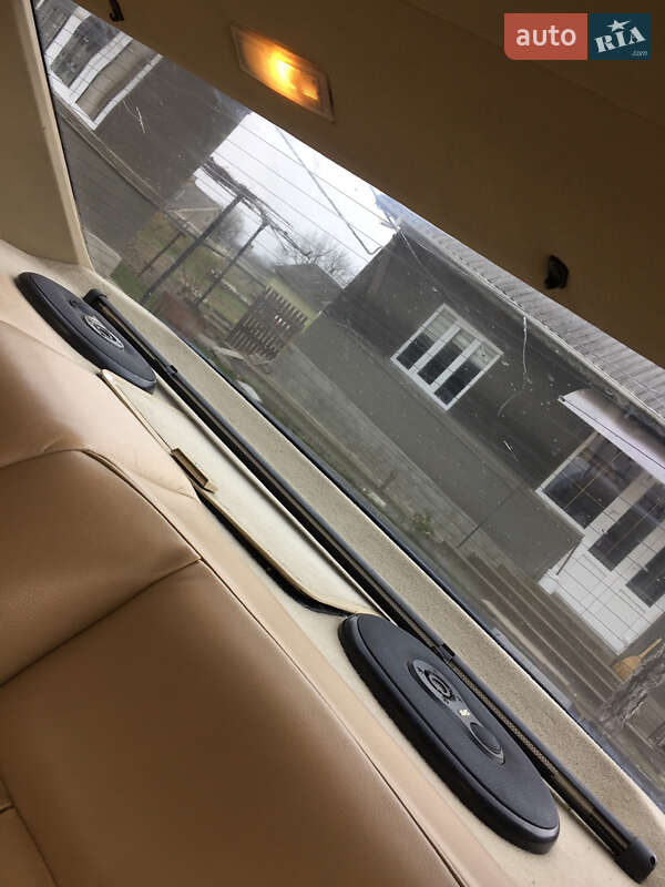 Седан Mercedes-Benz E-Class 1992 в Чернівцях