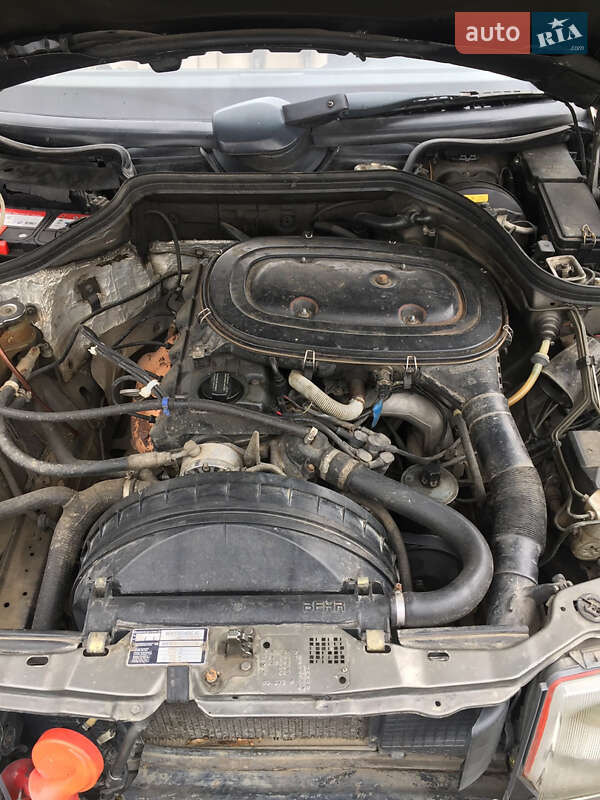 Седан Mercedes-Benz E-Class 1992 в Чернівцях