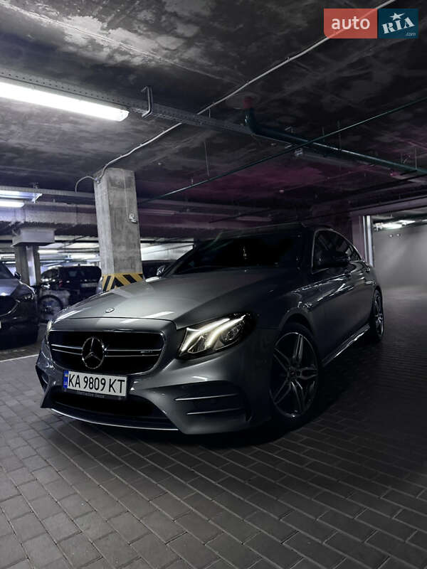 Седан Mercedes-Benz E-Class 2017 в 