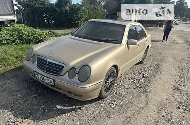 Седан Mercedes-Benz E-Class 2000 в Хмельницком