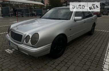 Седан Mercedes-Benz E-Class 1996 в Львове