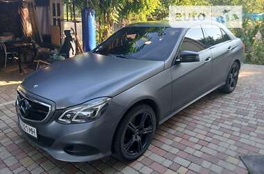 Седан Mercedes-Benz E-Class 2013 в Дніпрі