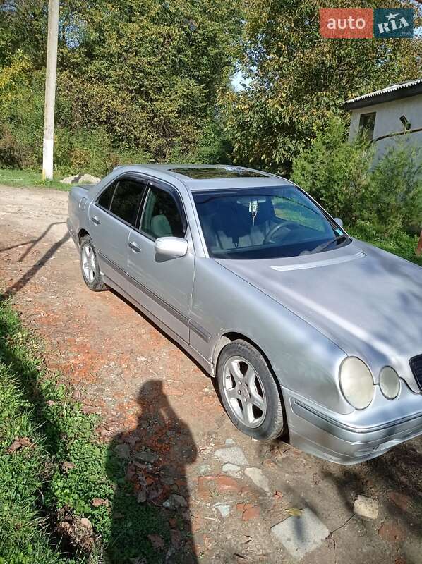 Седан Mercedes-Benz E-Class 1997 в Черновцах