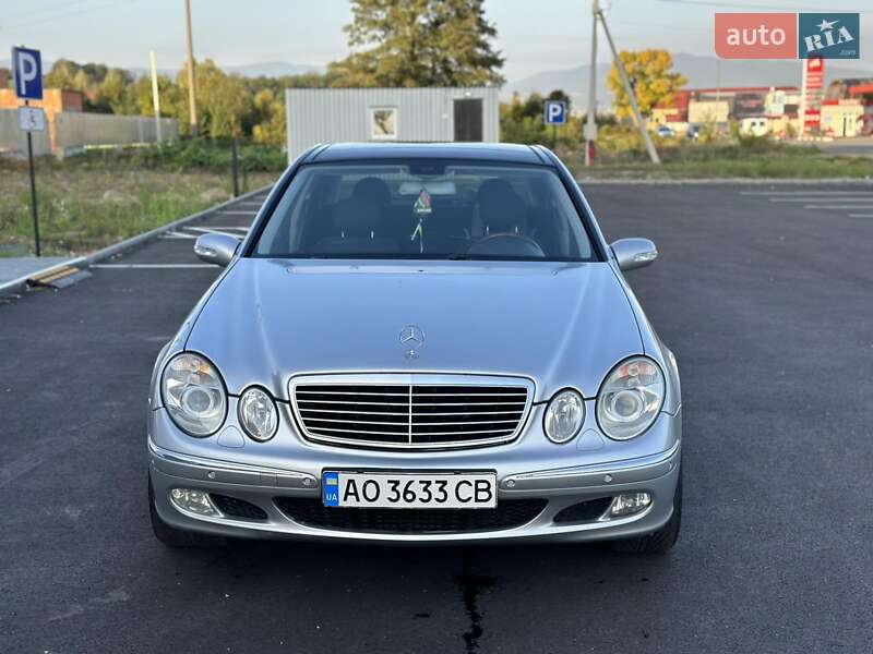 Седан Mercedes-Benz E-Class 2004 в Виноградове