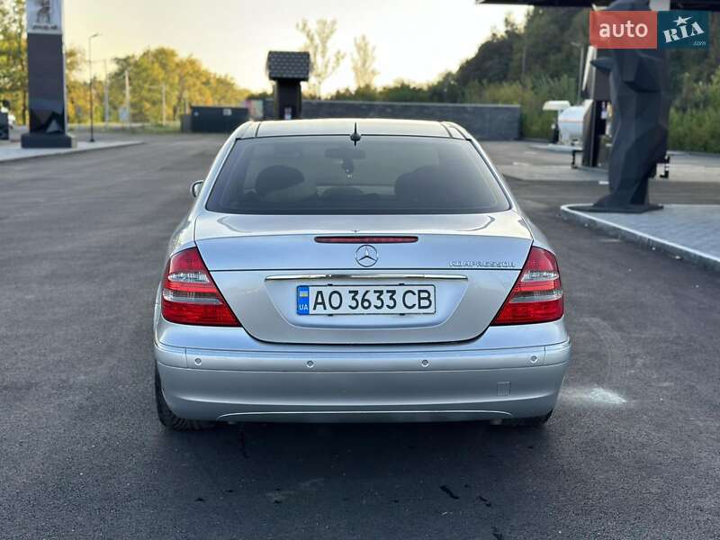Седан Mercedes-Benz E-Class 2004 в Виноградове
