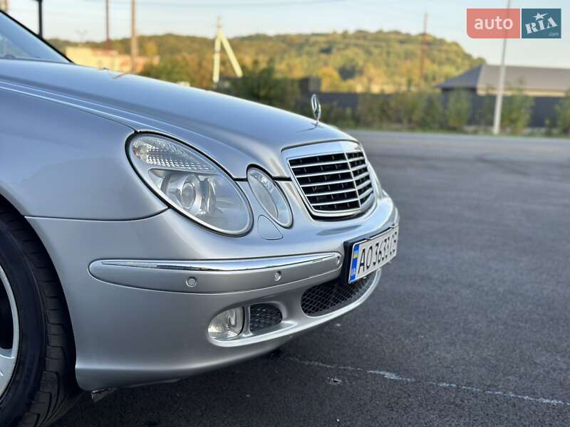 Седан Mercedes-Benz E-Class 2004 в Виноградове