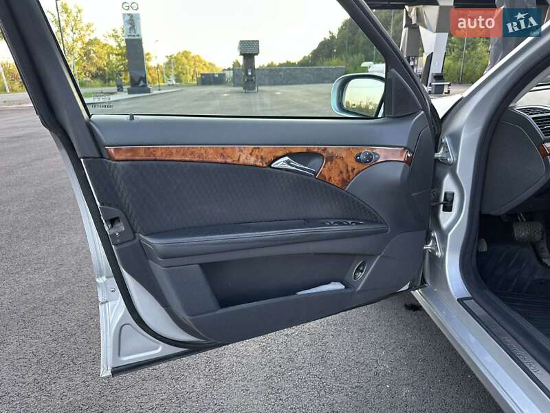Седан Mercedes-Benz E-Class 2004 в Виноградове
