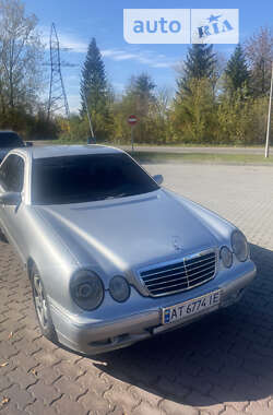 Седан Mercedes-Benz E-Class 2000 в Ивано-Франковске