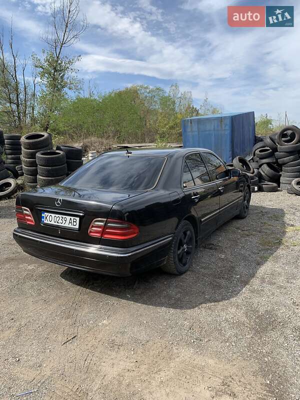 Седан Mercedes-Benz E-Class 2000 в Хусте