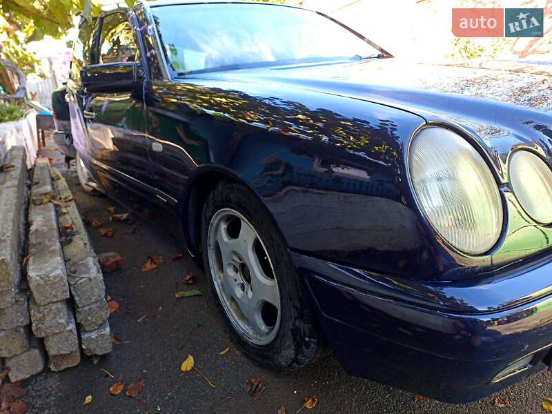 Седан Mercedes-Benz E-Class 1995 в Виннице