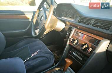 Седан Mercedes-Benz E-Class 1991 в 