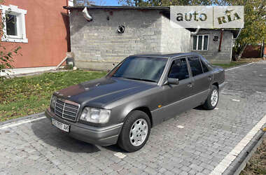 Седан Mercedes-Benz E-Class 1994 в Чернівцях