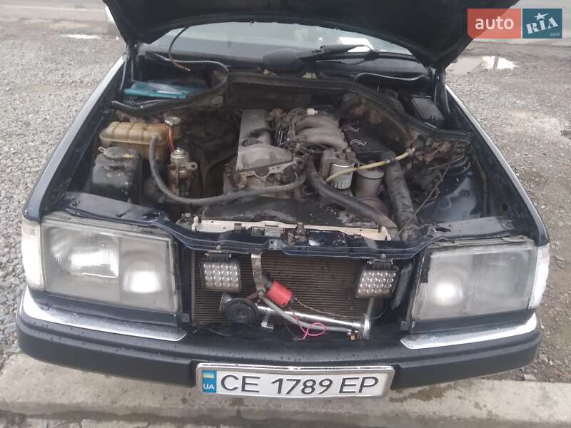Седан Mercedes-Benz E-Class 1989 в Кицмани