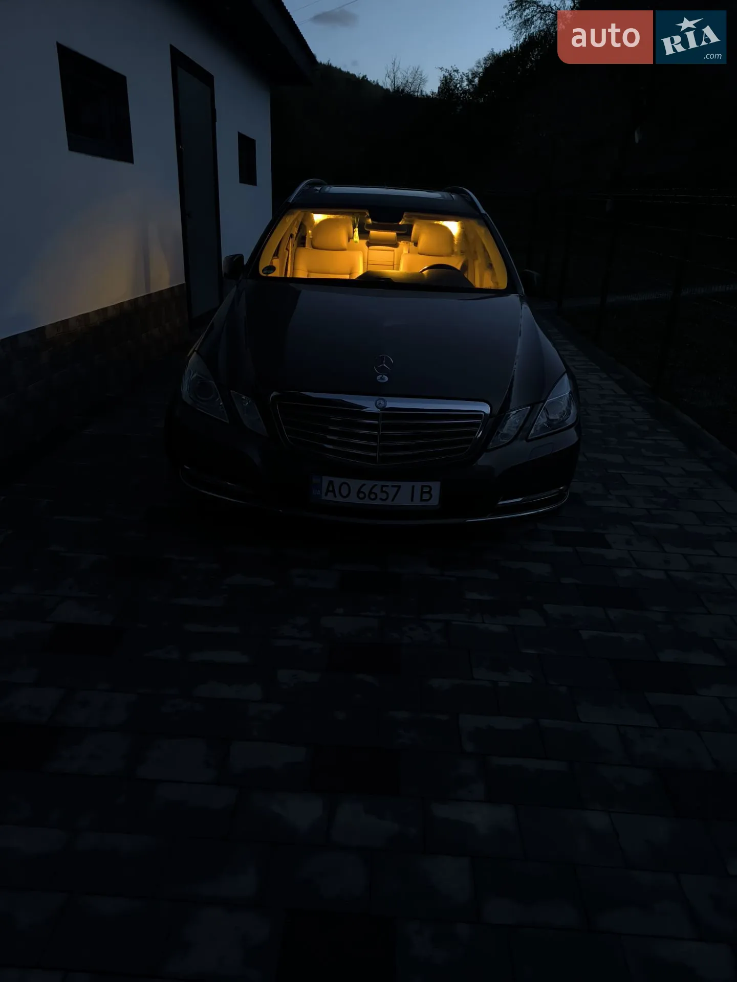 2012 Mercedes-Benz E-klasse - мініатюра 3