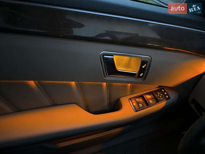 Універсал Mercedes-Benz E-Class 2012 в Сваляві