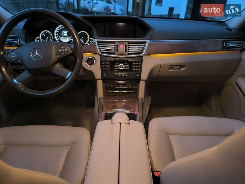 Універсал Mercedes-Benz E-Class 2012 в Сваляві