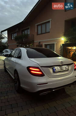 Седан Mercedes-Benz E-Class 2017 в 