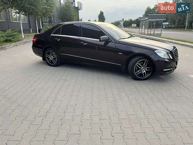 Седан Mercedes-Benz E-Class 2010 в Білій Церкві фото 14 Седан Mercedes-Benz E-Class 2010 в Білій Церкві