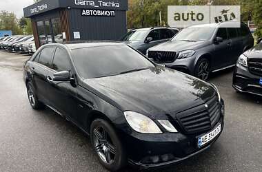 Седан Mercedes-Benz E-Class 2011 в Дніпрі