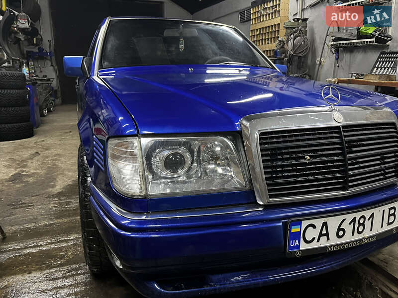 Mercedes-Benz E-Class 1993