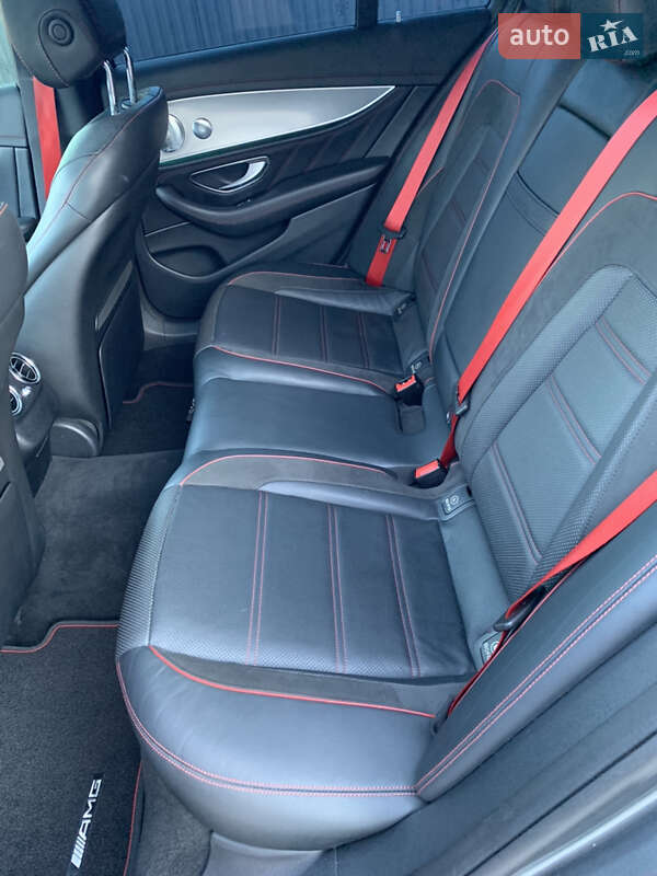 Седан Mercedes-Benz E-Class 2017 в Києві