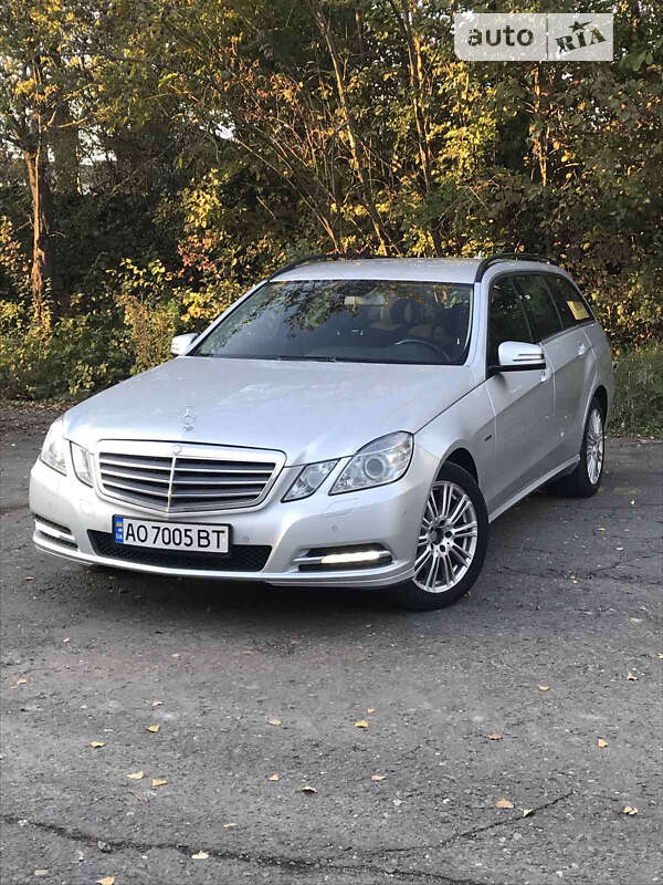 Универсал Mercedes-Benz E-Class 2012 в Ужгороде