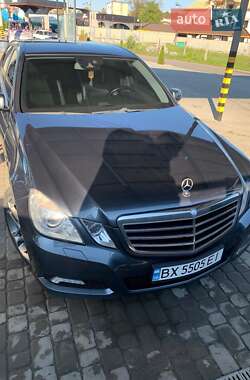 Седан Mercedes-Benz E-Class 2009 в Староконстантинове