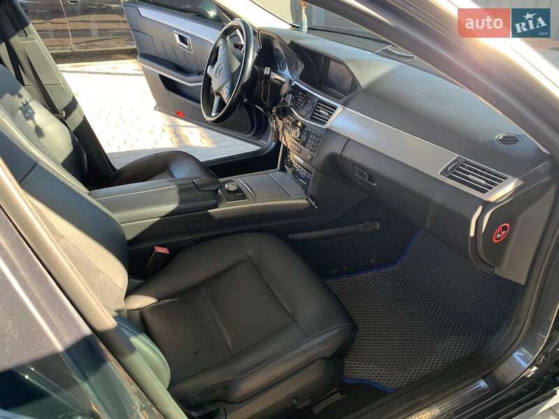 Седан Mercedes-Benz E-Class 2009 в Староконстантинове