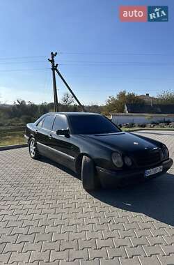 Седан Mercedes-Benz E-Class 1998 в Шумске