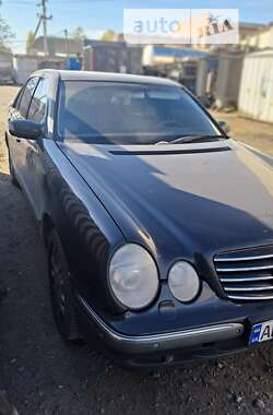 Седан Mercedes-Benz E-Class 2001 в Виннице